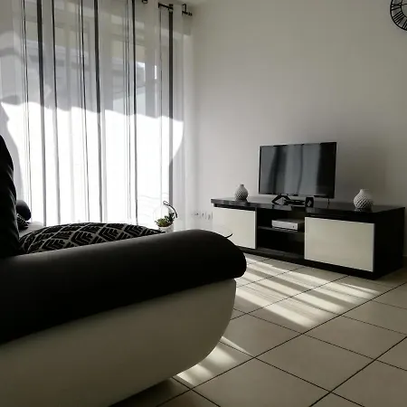 2p Et Parking Prive A 50m Des Plages. Apartment Villeneuve-Loubet