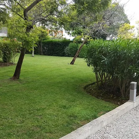 2p Et Parking Prive A 50m Des Plages. Apartment Villeneuve-Loubet